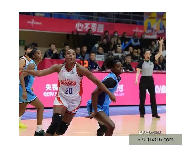 中国女排迎战斐济全场集锦技术对抗与年轻力量全面展现赛场风采拼搏精神