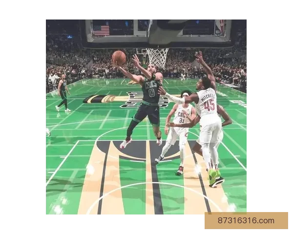 凯尔特人力克骑士迎来五连胜 战术调整助力防守稳固进攻高效